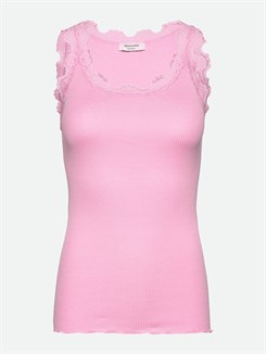 Rosemunde ikoniske Babette silketop med blonder - Prism pink