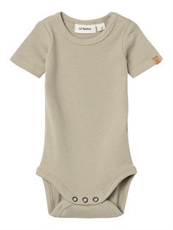 Lil' Atelier Gago SS slim body - Moss gray